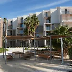 Kora Olea Lägenhetshotell 3*